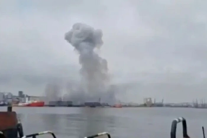 У румунському порту Констанца вибухнув морський дрон: влада оголосила найвищий рівень тривоги (відео)