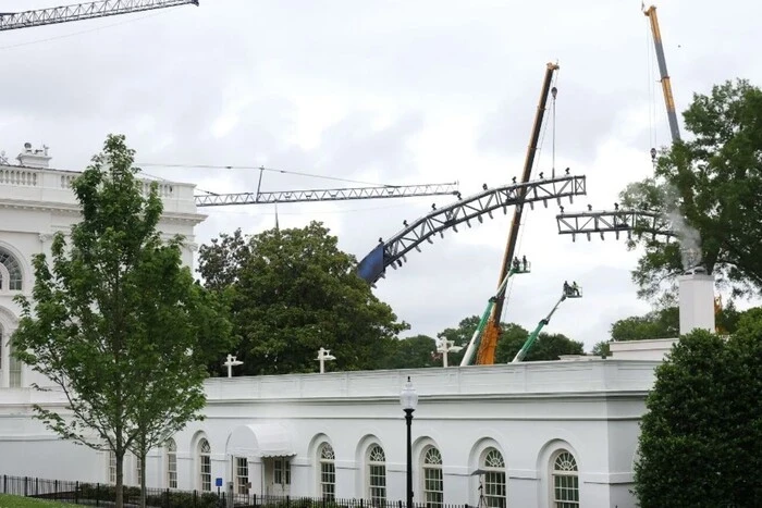 Біля Білого дому стартувало будівництво арени для боїв без правил