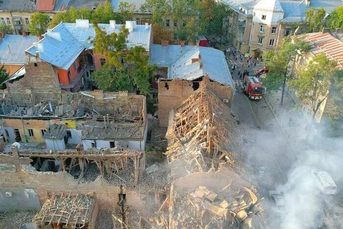 Обстріл Львова: Зеленський показав масштаби руйнувань (фото )