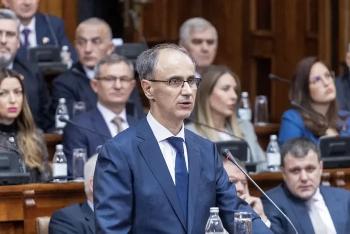 Премʼєром Сербії став ендокринолог без досвіду в політиці