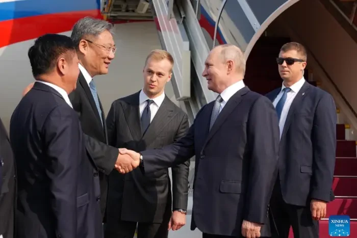 Зустріли без особливого тепла: азербайджанське видання вказало на особливість візиту Путіна до Китаю