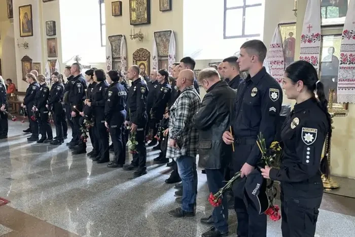 Полтава попрощалася із військовим та поліцейським, які трагічно загинули в ДТП