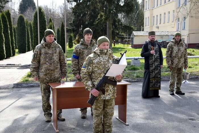 Підготувати мобілізованого новобранця за місяць неможливо – інструктор ЗСУ