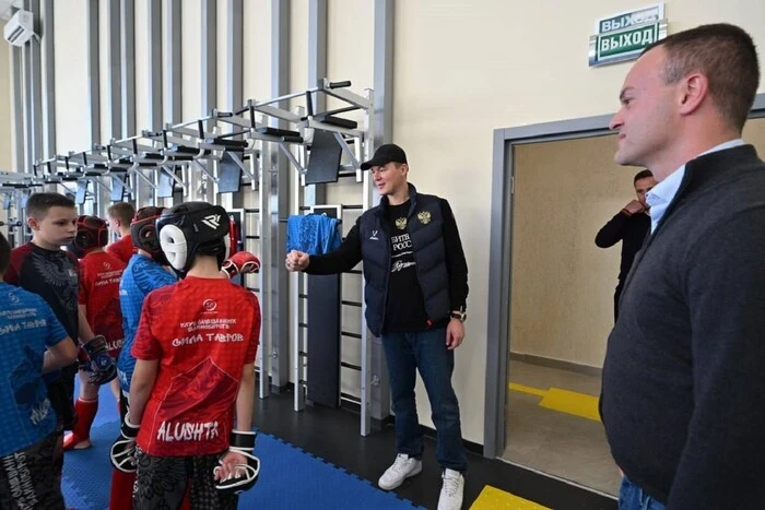 МОК відмовився коментувати незаконний візит керівника російського спорту в анексований Крим