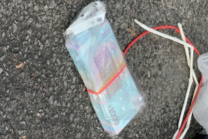 Зменшував штрафи підприємцям за винагороду: на Хмельниччині затримали податківця