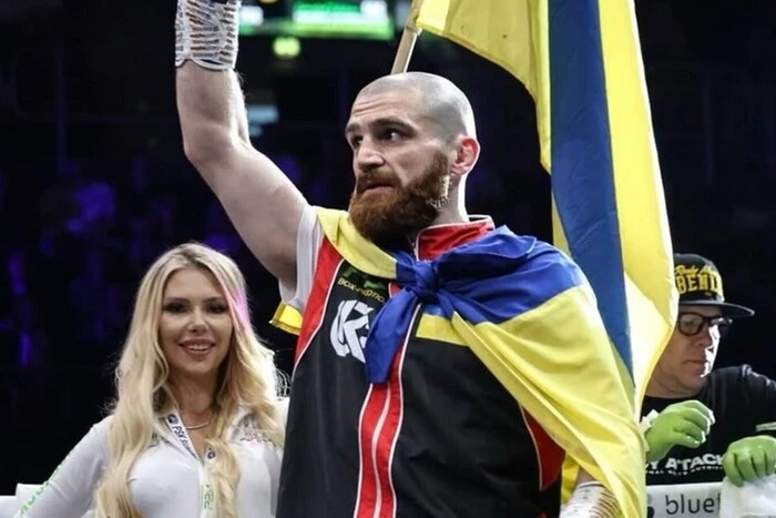 Українець Чухаджян двічі побував у нокдауні і програв претендентський бій IBF