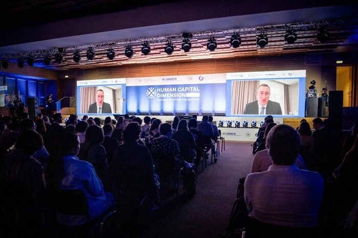 Куди подівся Чернишов? Міністр єдності виїхав з України та проігнорував свій форум
