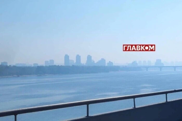 Туман у Києві: синоптики попереджають про ускладнення руху на дорогах