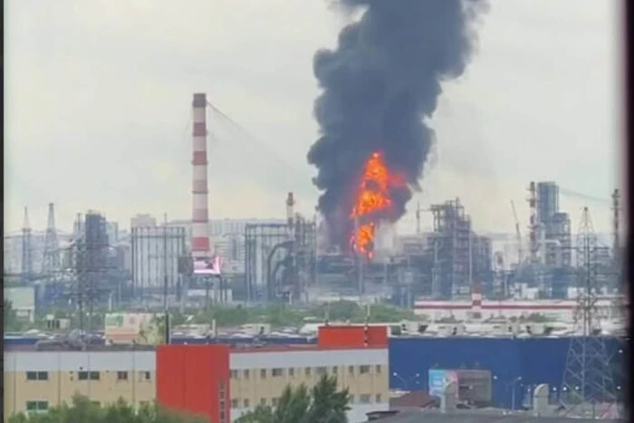 Зеленський підтвердив ураження Московського НПЗ