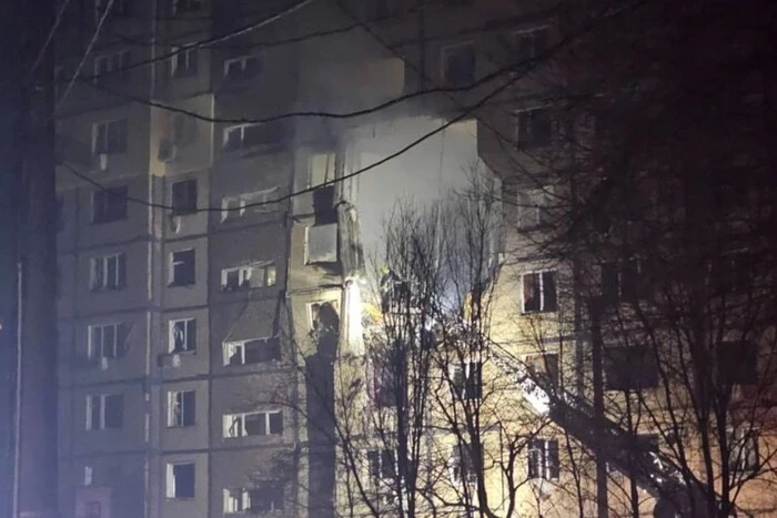 РФ вдарила по Дніпру та області, є постраждалі, виникли пожежі: подробиці від ОВА