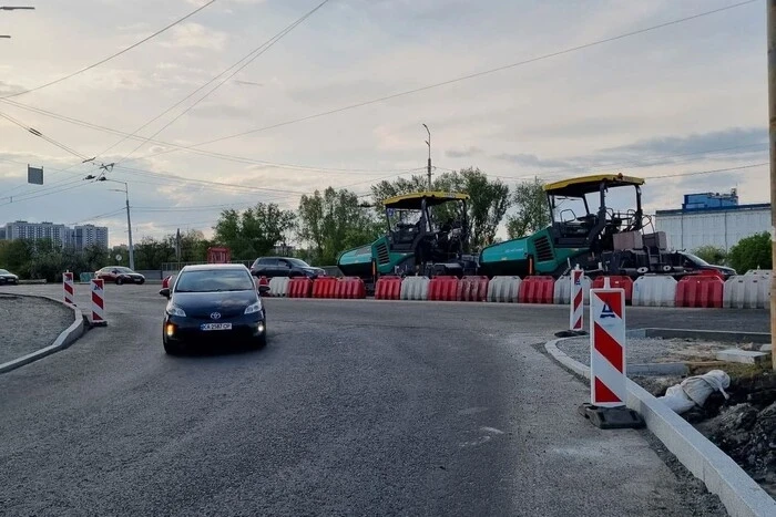 Рух транспорту вулицею Богатирською буде частково обмежено протягом місяця (схема)