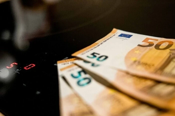 ЄС відмовиться від купюр номіналом 50 євро? В Іспанії та Італії виникла паніка