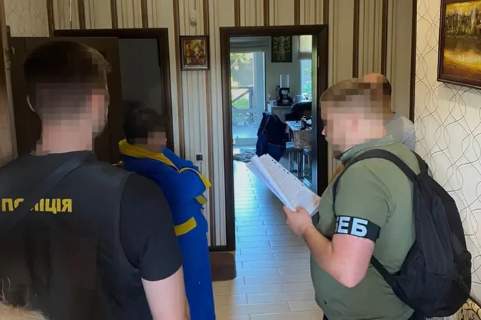 Викрито схему розкрадання коштів: причетні посадовці Національної служби здоровʼя