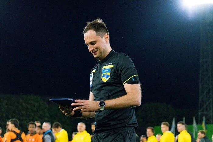 Українські арбітри працюватимуть на матчі відбору чемпіонату світу з футболу