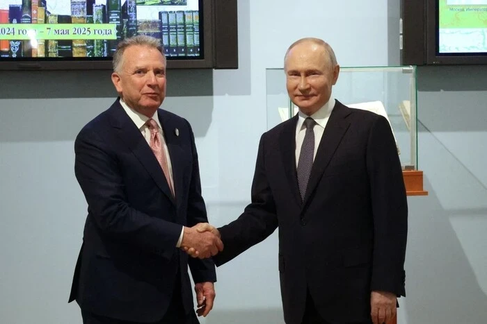 Віткофф після розмов з Путіним: Ключ до мирної угоди – це «п’ять територій» України
