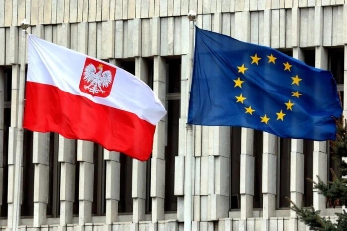Яхти, сауни та предмети розкоші: Єврокомісія вимагає від Польщі пояснити витрату грантів на відновлення