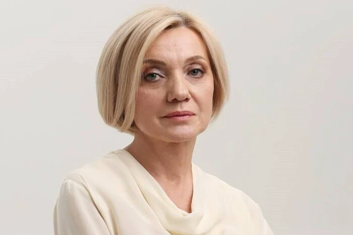 Омбудсменка пропонує заборонити виконання пісень російською на законодавчому рівні