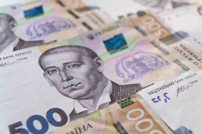 Завищенні премії конвертували у готівку і ділилися з мером. Скандал на Хмельниччині