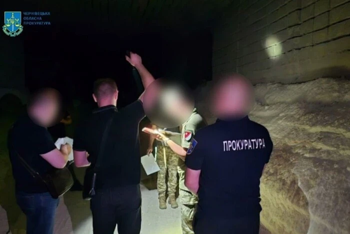 На Буковині зловмисники під виглядом облаштування укриття незаконно видобували вапняк