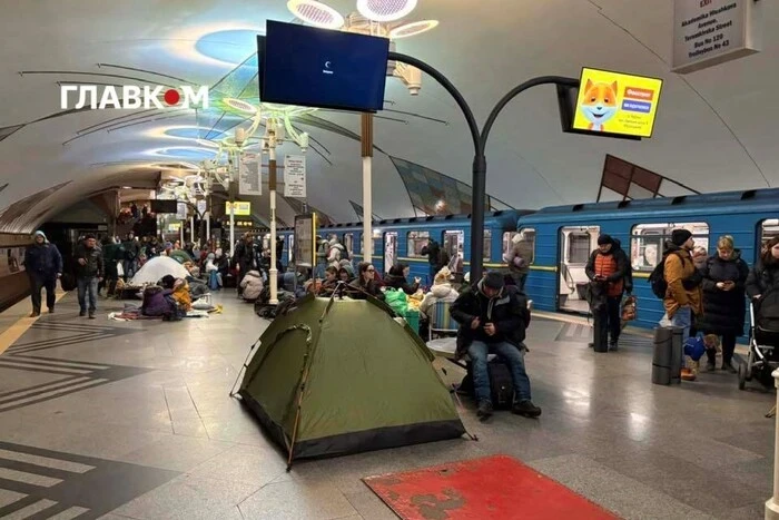 Заборона наметів у метро під час тривог: на сайті Київради з’явилася петиція
