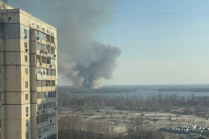 В одному з районів столиці спалахнула пожежа, киянам дошкуляє дим