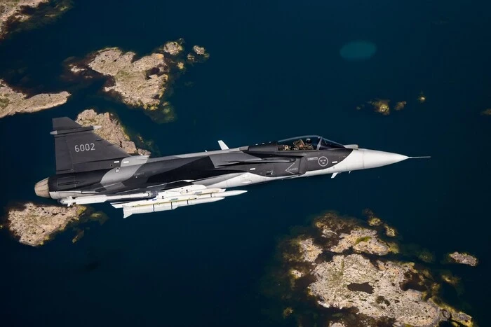 Українські пілоти вже навчаються на винищувачах Gripen – міністр оборони Швеції