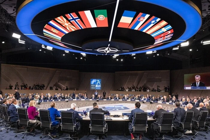 Одразу п’ять країн НАТО зірвали план допомоги Україні