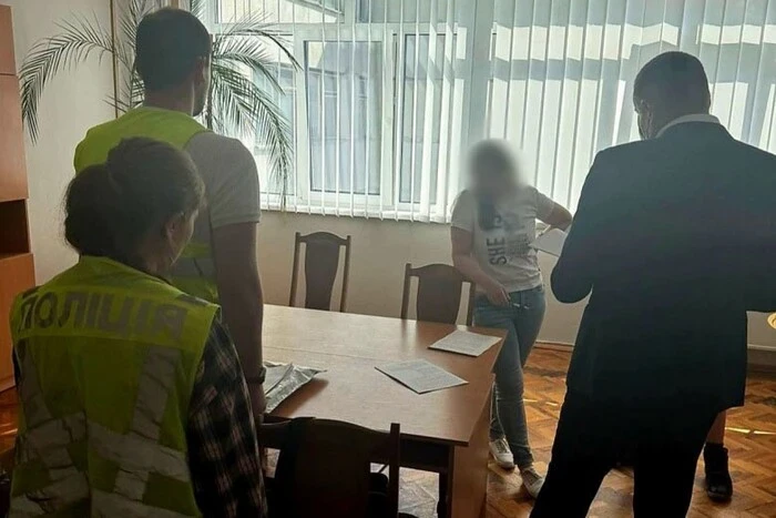 Директорка та бухгалтерка ліцею на Троєщині підозрюються у привласненні 11,5 млн грн