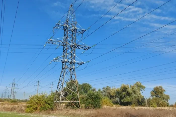 За місяць ДТЕК повернув світло майже 2 млн родин після ворожих атак