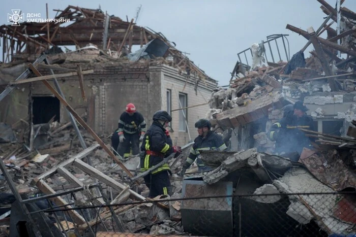 Під час атак на вихідних ДСНС залучила рекордну кількість рятувальників для ліквідації наслідків