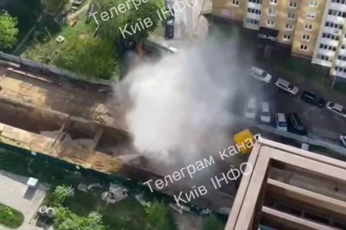 У Києві вдруге за тиждень затопило ділянку будівництва метро на Виноградар (відео)
