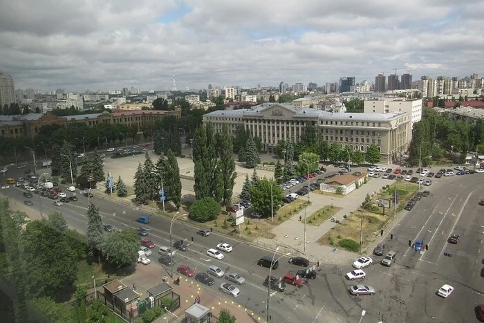 Рух транспорту Солом’янською площею частково обмежено до кінця літа (схема)