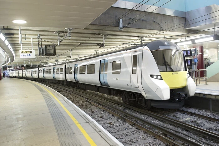 У Великій Британії у поїзді сталася різанина: є постраждалі