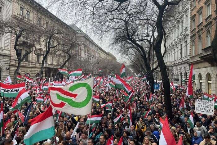 У Будапешті тисячі людей вийшли на протест проти уряду Орбана