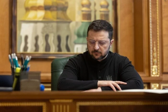 Зеленський вніс у Раду законопроєкти про продовження воєнного стану і мобілізації