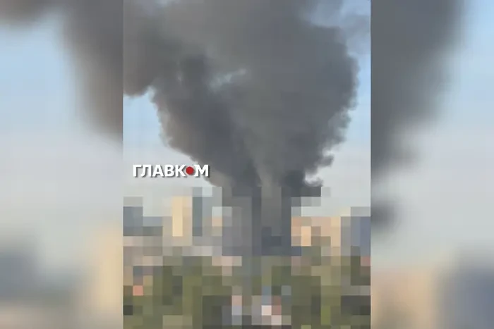 Київ оговтується після нічного удару: у місті знову лунали вибухи, видніється дим