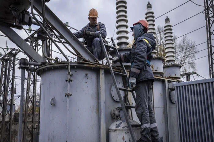 Протягом тижня ДТЕК заживив оселі 76 тис. осель, що були без світла через атаки росіян