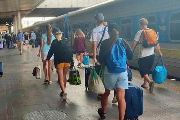 Атака РФ спричинила затримку потягів до Києва: зміни в розкладі