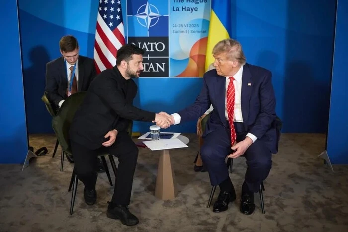 Зміна уряду в Україні напряму пов'язана з Трампом, – Bloomberg
