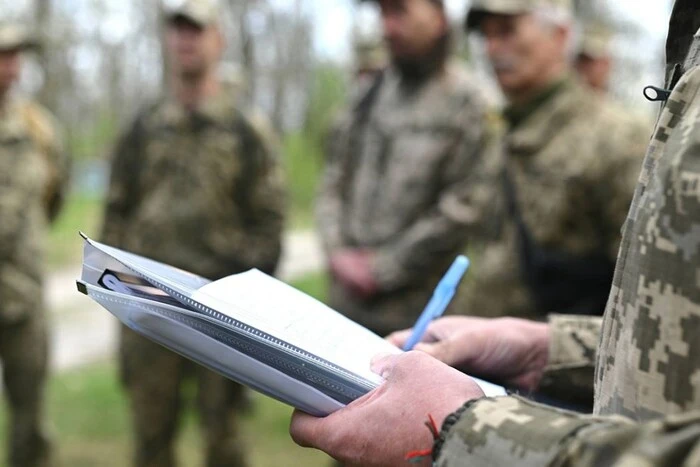Піти додому з ТЦК вартує $30 тисяч? Сухопутні війська прокоментували скандал