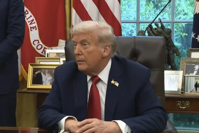 Трамп оголосив нові мита на ліки, меблі та вантажівки