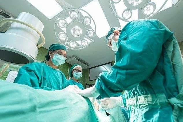 Американська компанія розпочинає фінальний етап випробування вакцини від Covid-19 у Великій Британії