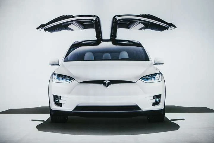 Компанія Panasonic продала свою частку в Tesla за $3,6 млрд