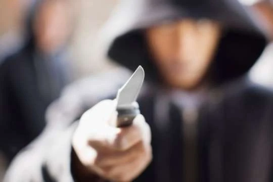 В Китаї чоловік напав на перехожих біля дитсадочка