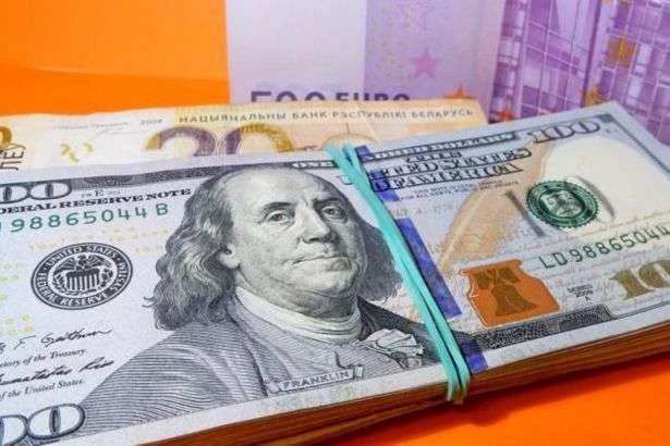Іноземні партнери вимагають від білоруських банків дострокового повернення кредитів