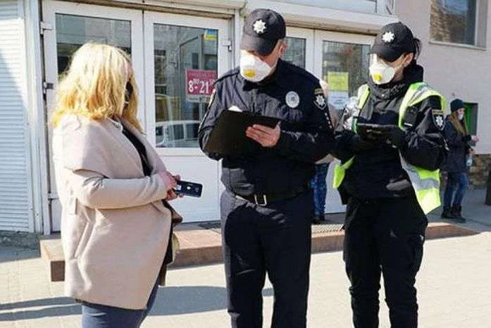 Поліцейські відкрили 226 кримінальних проваджень за порушення карантинних заходів