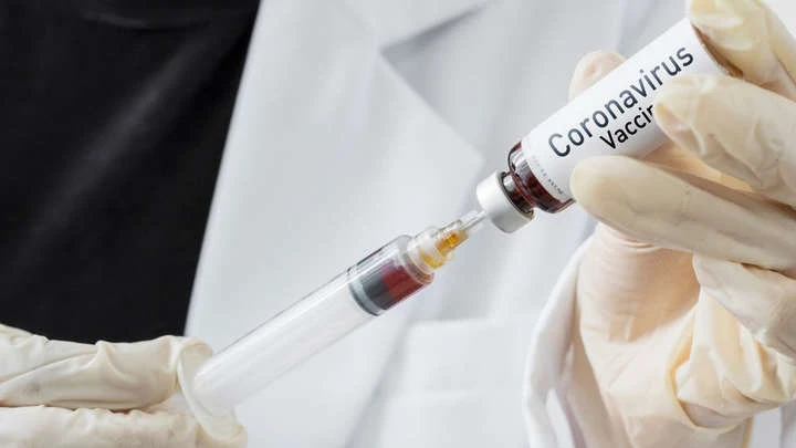 У МОЗ поки не знають, чи вакцинуватимуть тих, хто перехворів на Covid-19
