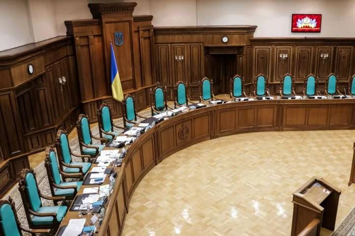 Конституційний суд знову відклав розгляд земельного питання