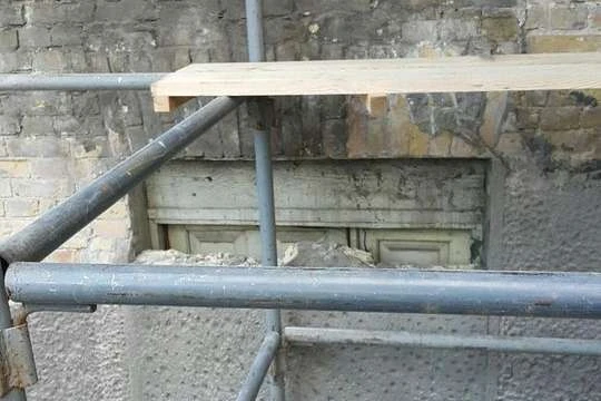 Під час реставрації художнього музею в Києві виявили таємний вхід (фото)