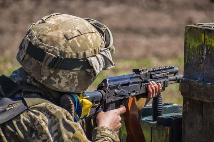 Запускали безпілотники та стріляли з РПГ: бойовики п’ять разів порушили «тишу»